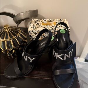 DKNY Black Sandals Sleek and Stylish